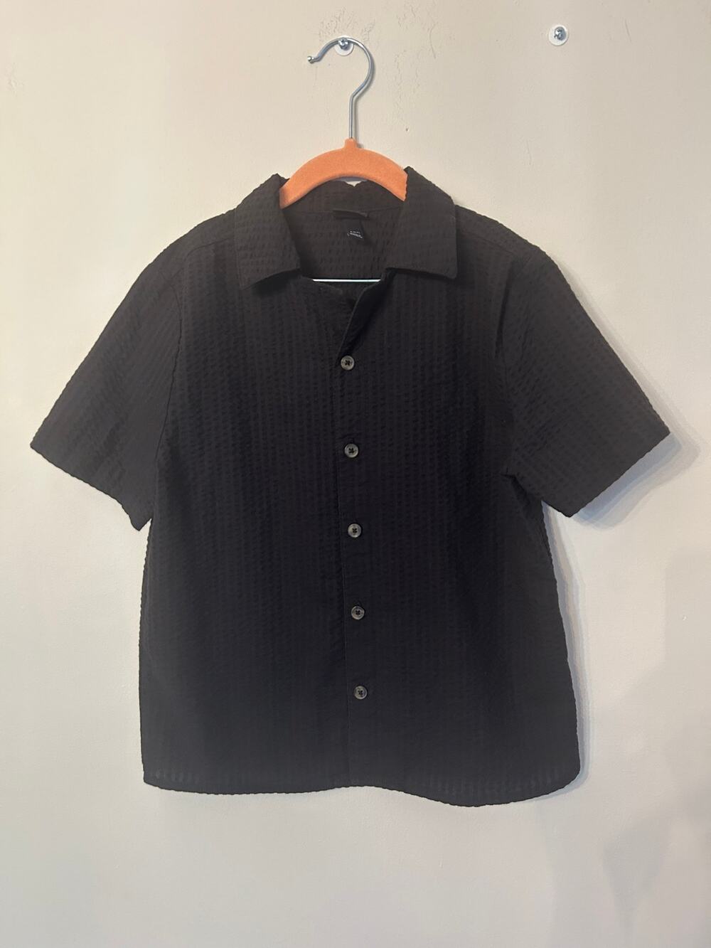Art Class Boys Black Seersucker Short Sleeve Button Down Shirt Sz Small 6/7